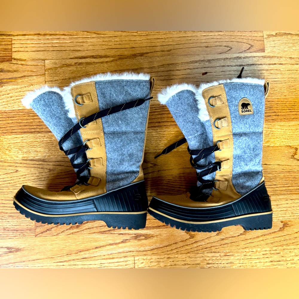 Sorel Tan and Gray Snow Boots